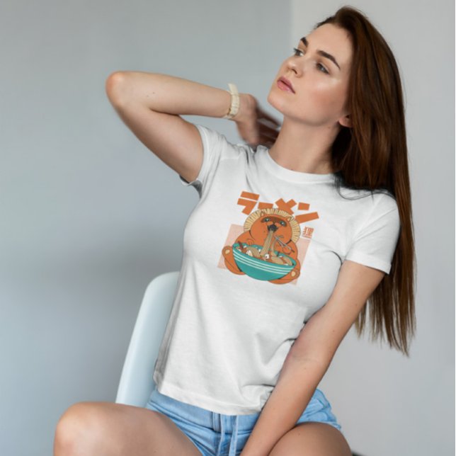 Cool Tanuki Eating Ramen T Shirt (Skapare uppladdad)