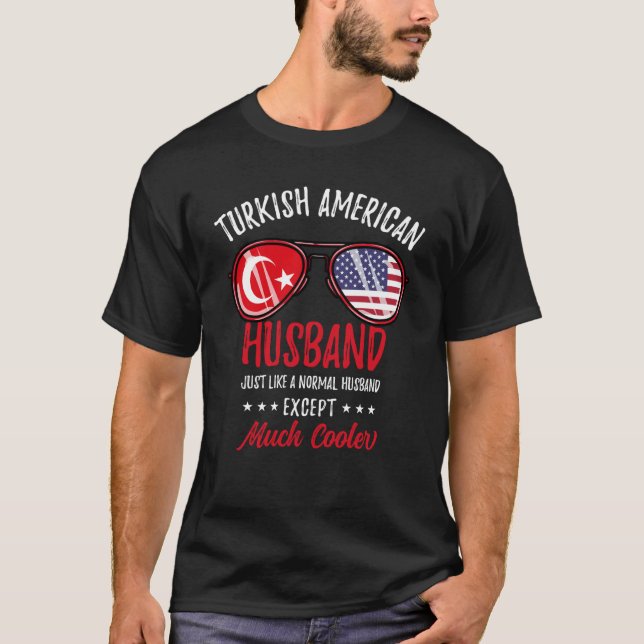 Cool Turkish American Husband Turkish Family T Shirt (Framsida)