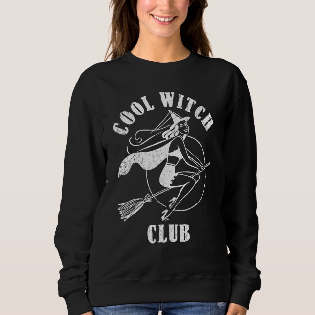 Cool Witch Club Halloween Retro Witch sorceress T Shirt (Framsida)