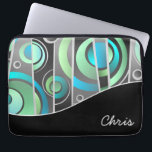 Coola Abstrakt Geometric Mönster med Monogram Laptop Sleeve<br><div class="desc">Skydda din bärbara dator eller Tablet PC-enhet i stil med en geometrisk utformning av coolans abstrakt som har en popart-funktion. Ett matchande svart böjt band förankrar designen och innehåller ett monogram för personlig som du kan redigera med ditt namn eller annan text.</div>