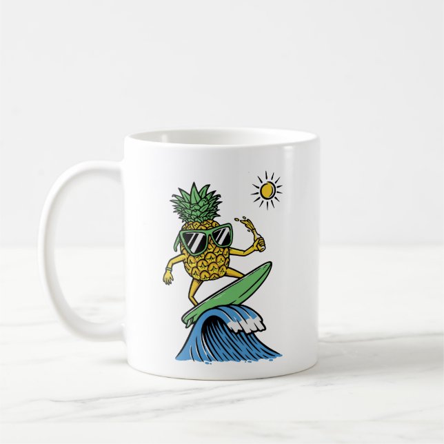 Coola Ananas surfing på havsvibrant strand Kaffemugg (Vänster)