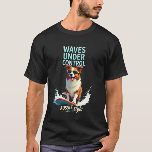 Coola australiensisk shepherd surfande hund t shirt (Framsida)