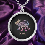 Coola Aztec Design Hund Silverpläterat Halsband<br><div class="desc">Coola,  flerfärgad,  Aztec-hund. Lägg till ditt namn för att anpassa.</div>