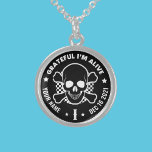 Coola Black Sober-årsdagen Chip Sterling Silver Halsband<br><div class="desc">En coola till bära av din årliga nyfikna medallion som ett halsband! Anpassa följande information så att den passar din återställningsresa: 1. Namn 2. Återkravsdatum 3. Återställningens längd - du kan ange hur mycket tid du vill ha här! Detta 12-stegshalsband är ett tillbehör till snyggten som markerar en viktig milstolpe...</div>