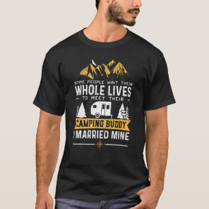 Coola Camping Buddies För manar Women Make & Wif T Shirt