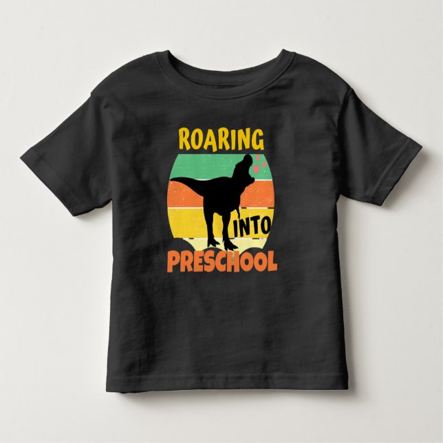 COOLA DINOSAUR - ROARING IN PRESCHOOL T SHIRT (Framsida)