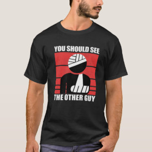 Coola du ska se den andra killen som sliter sönde t shirt