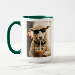 Coola får som dricker iskaffe mugg