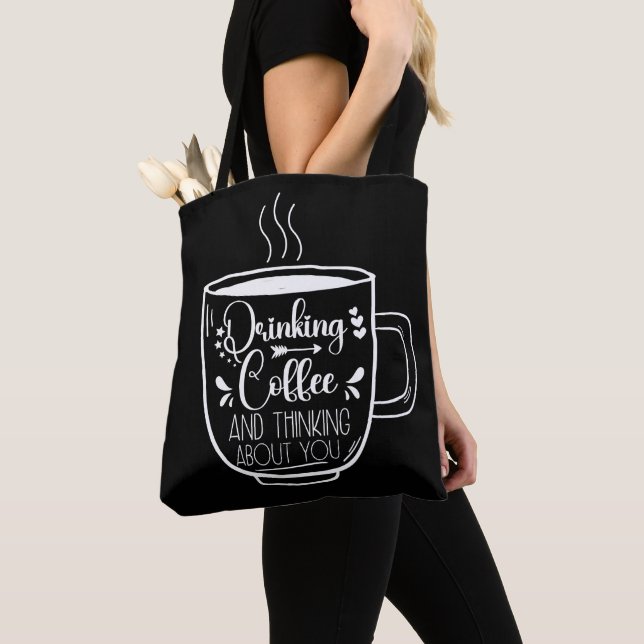 Coola för att dricka kaffe och tänka på födelsedag tygkasse (Närbild)