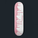 Coola Glam Rosa Gnistra Dripping Glitter Mini Skateboard Bräda 18,5 Cm<br><div class="desc">Skateboard för  Rosa med Coola-Gnistra med faux glitter och personlig namn på en Glitter vit bakgrund. Enkel att anpassa och perfekt för glitter-estetik. Kontakta oss på cedarandstring@gmail.com om du behöver hjälp med designen.</div>