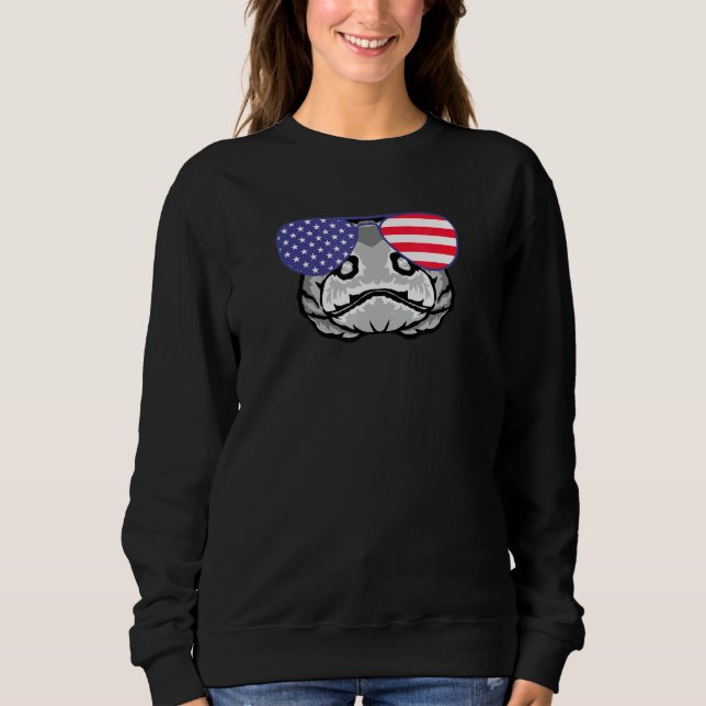 Coola Komodo Wearing USA flagga Sunglass USA T Shirt (Framsida)