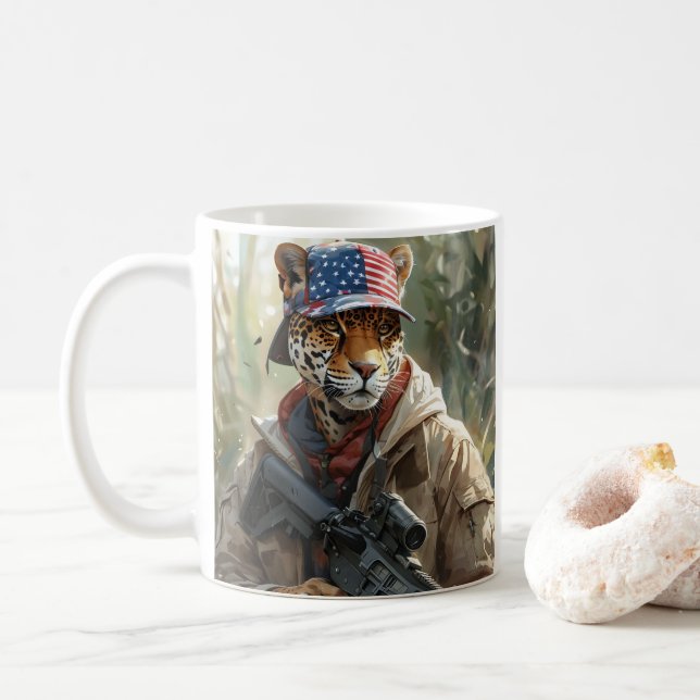 Coola MAGA Big Cat med Gun & Camouflage JAGUAR Kaffemugg (Med munk)