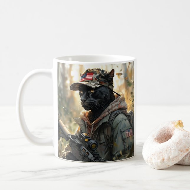 Coola MAGA Cat with Gun & Camouflage BLACK PANTHER Kaffemugg (Med munk)