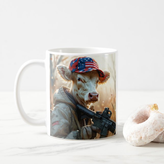 Coola MAGA Cow med Gun och Camouflage Cute AMERICA Kaffemugg (Med munk)