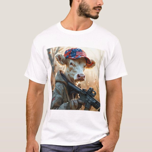 Coola MAGA Cow med Gun och Camouflage Cute AMERICA T Shirt (Framsida)