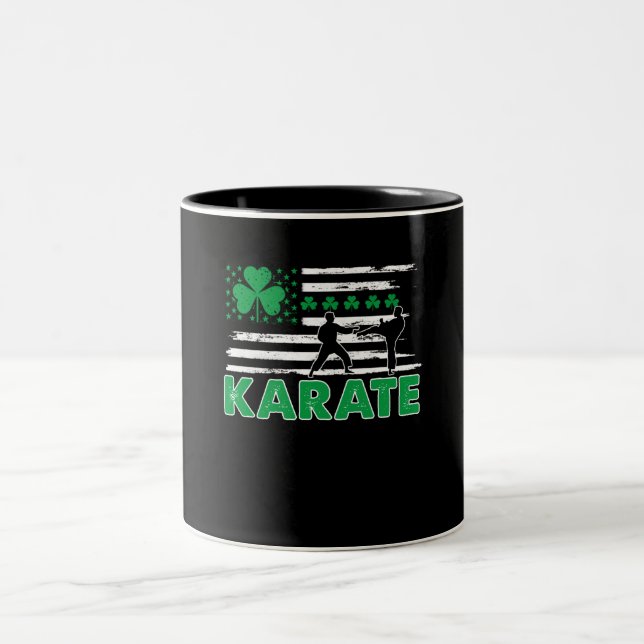 Coola Martialkonst Karate Kicking Två-Tonad Mugg (Center)