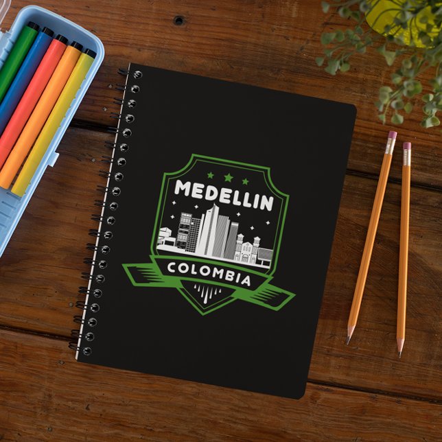 Coola Medellin Colombia Skyline Travel Anteckningsbok (Colombia Guatape Vintage Travel Notebook)