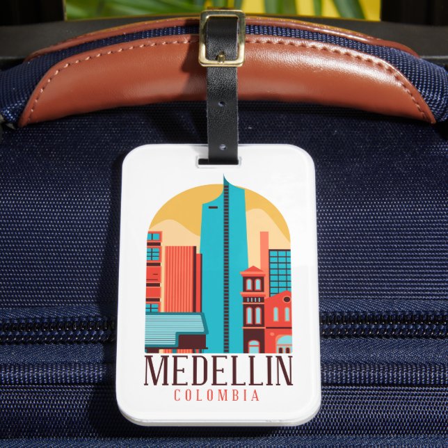 Coola Medellin Colombia Vintage Cityscape Bagagebricka (Framsida Insitu 2)