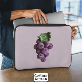 Coola Minimalist Lila Grandma Chic Crochet Grape Laptop Fodral