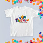 Coola Modern Birthday Colorful Watercolor Type T Shirt<br><div class="desc">Den här coolan har den moderna T-tröjan från födelsedag en pulserande, Grattis på födelsedagen-design i färgstark vattenfärgstrumpa, där varje brev visar en annan nyans av regnbågen. Det lekfulla, flytande teckensnittet ge är en roligt, konstnärligt uttryck som utmärker sig. Under den feta födelsedagskalendern finns det en kort, anpassade text för personligt...</div>