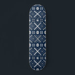 Coola Modern Geometric Tribal Blue Silver Mönster Mini Skateboard Bräda 18,5 Cm<br><div class="desc">Coola Modern Geometric Tribal Blue Silver Mönster Skateboard har ett modernt silver-geometriskt stam mönster i blå bakgrund. Designad av ©Evco Studio www.zazzle.com/store/evcostudio</div>
