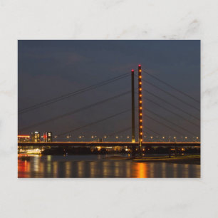 Coola, modern och stadsnära Rheinkniebrucke Vykort