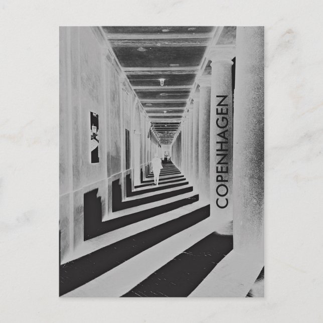 Coola modern unik kvinna från Köpenhamn som går Vykort (Framsida)