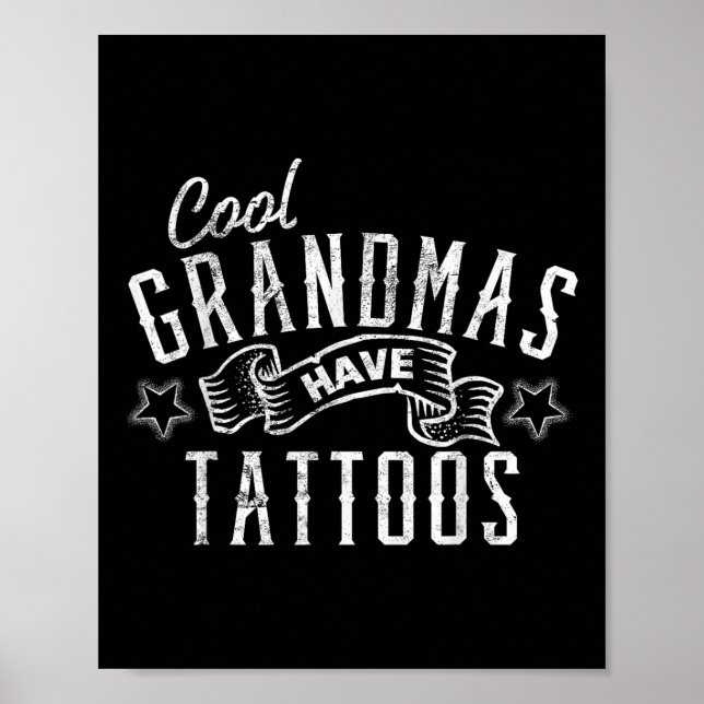 Coola mormor har Tattoos Tattooed Art Gift Grand Poster (Framsidan)