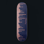 Coola Navy Blue Ro Guld Glitter Gnistra Drives Mini Skateboard Bräda 18,5 Cm<br><div class="desc">Skateboard med faux-droppar och personlig-namn på en Guld marin blå bakgrund på en marin Coola,  med Gnistra i Rosa ros och glitter i Glitter. Enkel att anpassa och perfekt för glitter-estetik.</div>