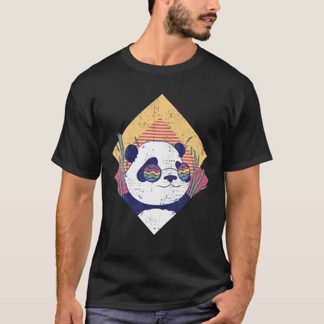 Coola Panda - Retro Funny Panda Bear in Sunglass T Shirt (Framsida)