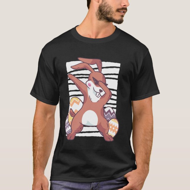 Coola påskharen dabbar med ägg t shirt (Framsida)