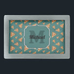 Coola pizza slices vintage teal mönster Monogram<br><div class="desc">Anpassa med ditt första och namn. Unik anpassningsbar-gåva till honom. Coola- och roligt pizzabagar mönster på rustik mörk grönt blått - en unik gåva till maträtter,  restauratörer,  pizzerior.. Juicy vector tillverkad pizza med crust,  ost,  salami,  champignon-svampar,  oliver och en sprinkl av oregano.</div>