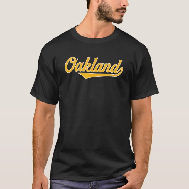 Coola Retro Oakland 1970s Wordmark-skript T Shirt (Framsida)