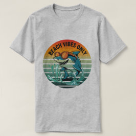 Coola Retro Shark with Sunglasses - Beach Vibes En T Shirt