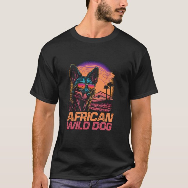 Coola Retro Sunset Sunglasses African Vild Hund T Shirt (Framsida)