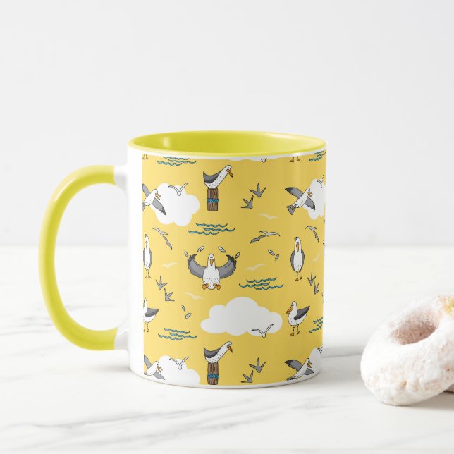 Coola Roligt Flock av Fiskmås Gult Himlar och moln Mugg (Med munk)