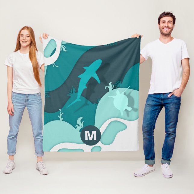 Coola Shark Abstrakt Art Monogram Fleecefilt (På plats)