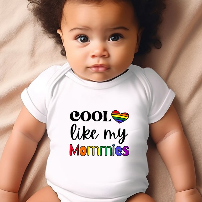 Coola som Pridet Mommies LGBTQ Baby Bodykostym T Shirt (Celebrate Pride Day with our adorable "Cool Like My Mommies" baby bodysuit!)