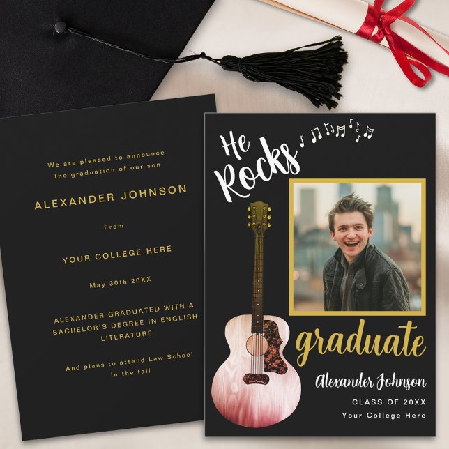 Coola Sten Student Fotomodern Black Guld Meddelande (Cool black and gold graduation announcement card with graduate photo and rustic country guitar)