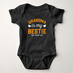 coola ungar Grandma bestie ord art T Shirt