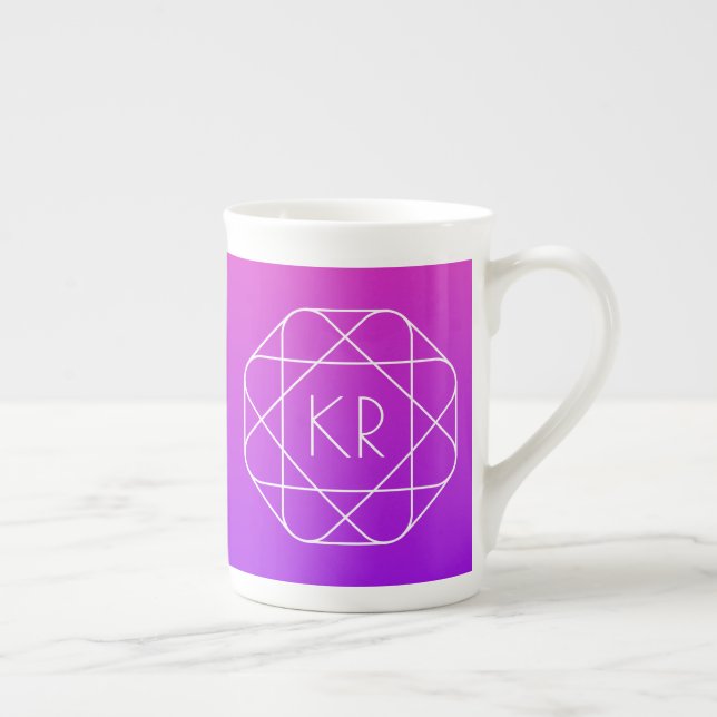 Coolans geometriska monogram | Lila av Magenta Vio Benporslin Mugg (Höger)