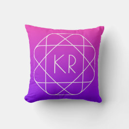 Coolans geometriska monogram | Lila av Magenta Vio Kudde