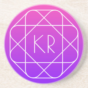 Coolans geometriska monogram Lila av Magenta Vio Underlägg