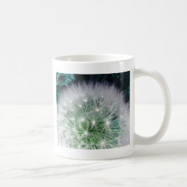 Coolans grönt och vit dandelion med vattendroppar kaffemugg