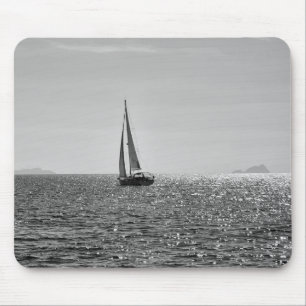 Coolans moderna foto av segelbåt under sommaren musmatta