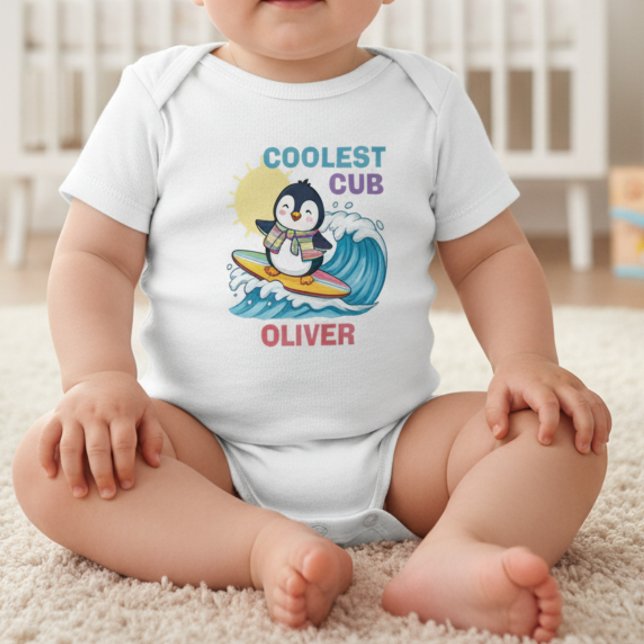 "Coolest Cub" Surfing Pingvin T Shirt (Skapare uppladdad)