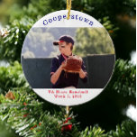 Cooperstown NY Baseball Player Photo Team Namn Julgransprydnad Keramik<br><div class="desc">Den här Cooperstown-fotodekorationen påminner din son och familj om en speciell vecka i Cooperstown,  NY. Anpassa med foto,  team namn,  vecka,  år och några roligtar från resa. Fler objekt för Cooperstown-anpassningsbar finns i min butik,  PageCreativeDesign.</div>