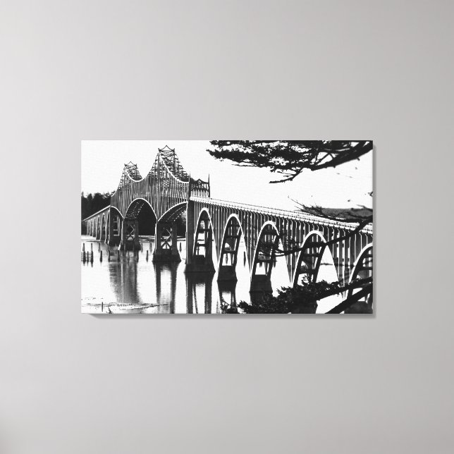 Coos Bay Bridge PhotographNorth Bend, ELLER Canvastryck (Framsida)