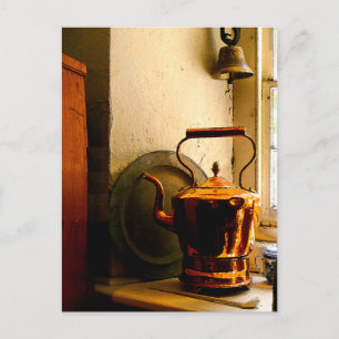 Copper Tea Kettle på Windows sill Vykort