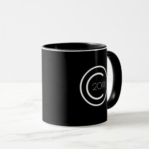 Copyright Modern Typografiska svart och vitt Mugg